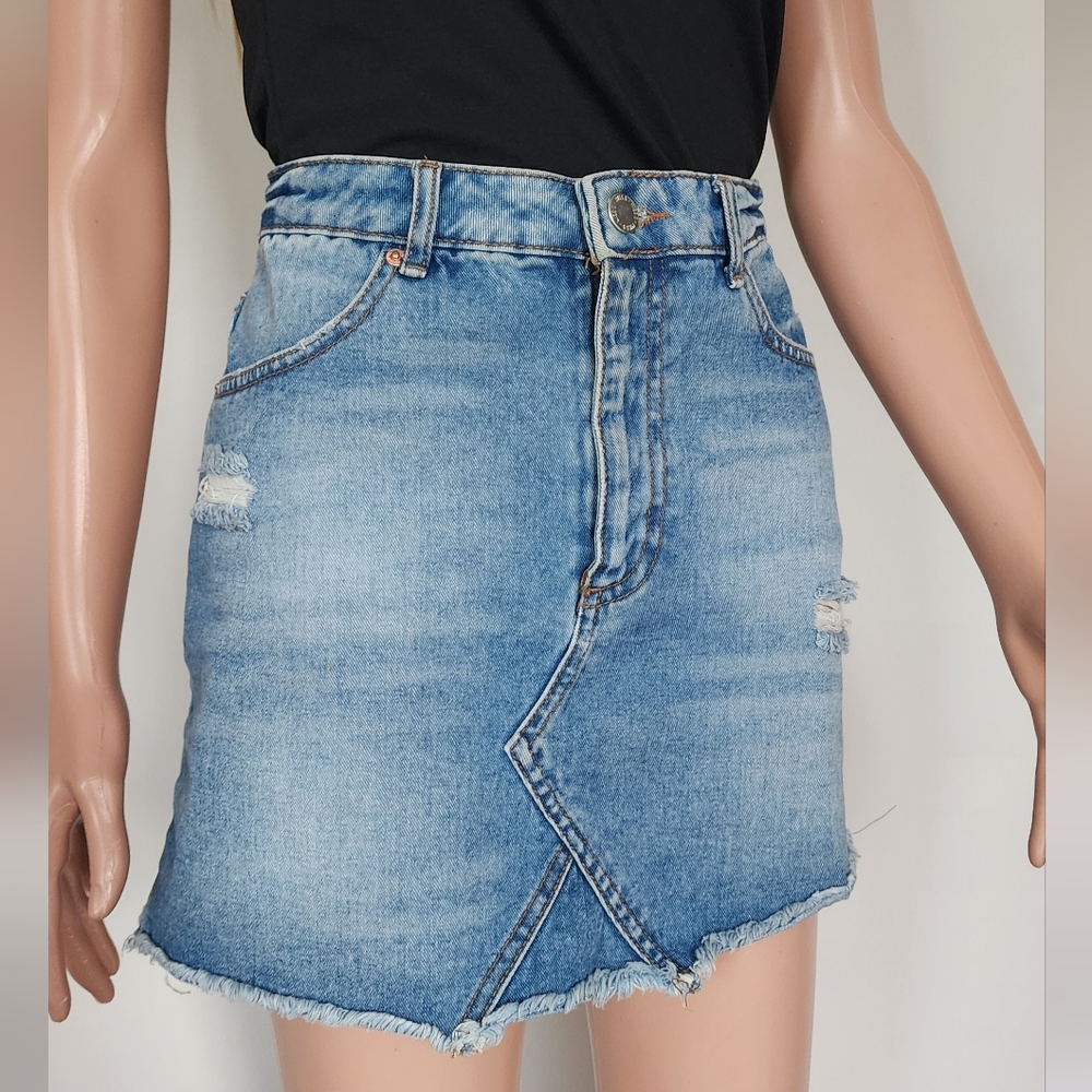 MISS SELFRIDGE DENIM MEDIUM WASH DISTRESSED MINI JEAN  SKIRT SZ.6